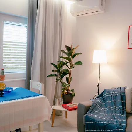 Cool People Apartment